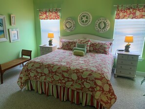 5 bedrooms, desk, iron/ironing board, travel cot