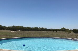 Outdoor pool - Your next, beautiful getaway! (Hunt)