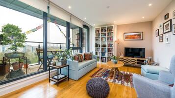 Apartment, 2 Bedrooms | Living room