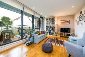Apartment, 2 Bedrooms | Living room | Flat-screen TV - Neumann (London)