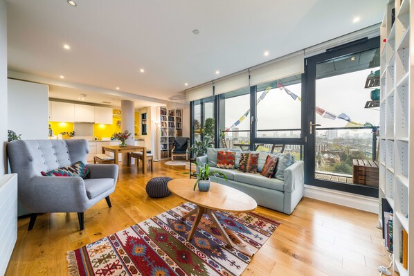 Flat-screen TV - Neumann (London)