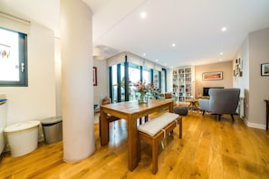 Dining - Neumann (London)
