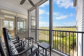 Terrace/patio - Creekfront Condo, Screened Porch, 2 Kings, Elevator, Beach/2 Pools Steps Away (Pawleys Island)