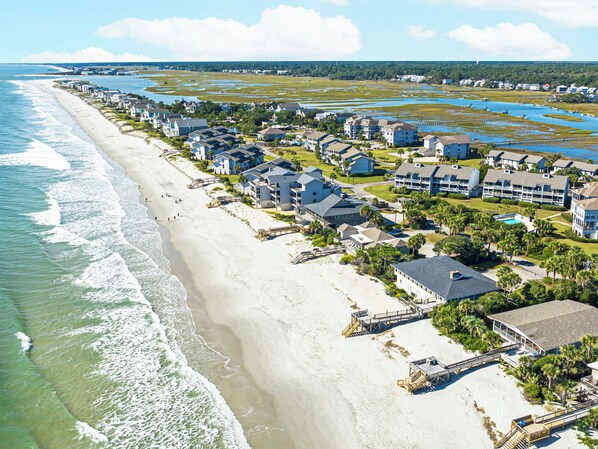 Beach nearby - Creekfront Condo, Screened Porch, 2 Kings, Elevator, Beach/2 Pools Steps Away (Pawleys Island)