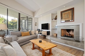 TV, fireplace, table football, stereo - Steps to Beach - Padaro Lane Beach House (Carpinteria)