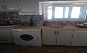 Apartment, 1 Bedroom | Private kitchen | Fridge, cookware/dishes/utensils - Mazikoy Tatil Evi (Bodrum)