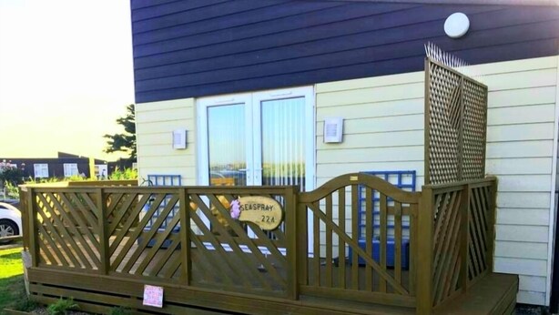 Unclassified image, 1 of 12, button - Seaspray 22a chalet (Chichester)