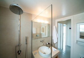 Villa, 2 Bedrooms, Pool Access | Bathroom | Shower, free toiletries, hair dryer, towels - Beautiful Townhouse in Mykonos Town (Mykonos)
