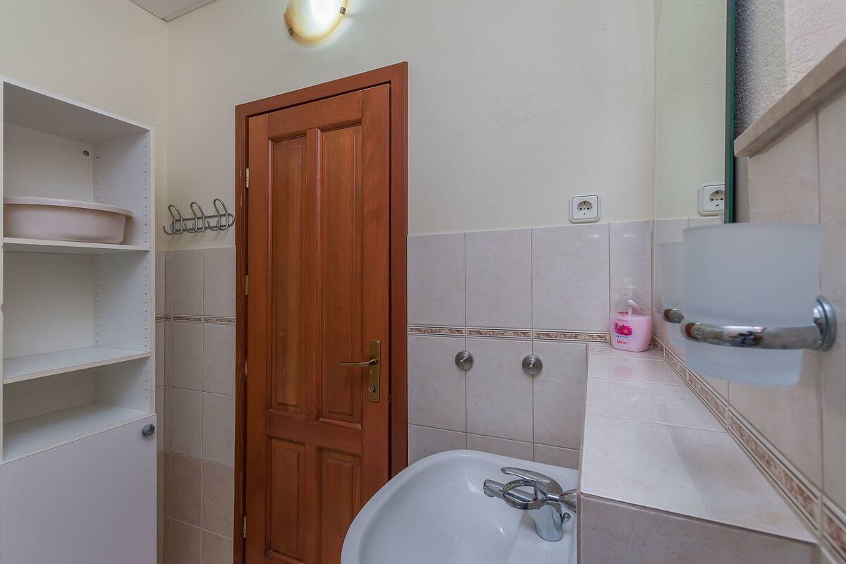 Bathroom | Shower