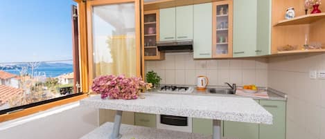 Cuisine privée | Réfrigérateur, un four, surface de cuisson, bouilloire électrique
