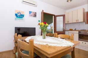Dining - House Vlajcevic (Okrug)