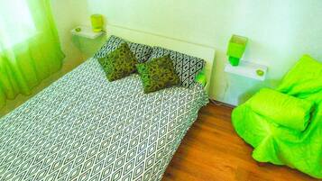 1 habitación, tabla de planchar con plancha y wifi gratis