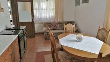 Dapur pribadi | Lemari es, microwave, oven, dan kompor