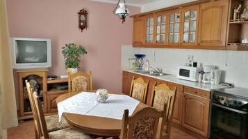 Bếp riêng | Tủ lạnh, lò vi sóng, lò nướng, bếp nấu