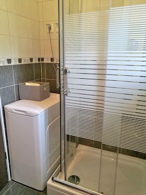 Bathroom | Bathtub - House Marica (Plitvicka Jezera)