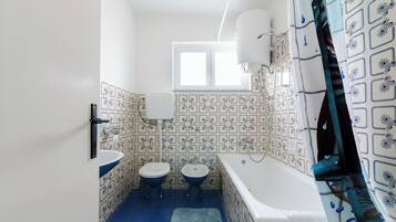 Appartamento (A1) | Bagno | Vasca, asciugamani