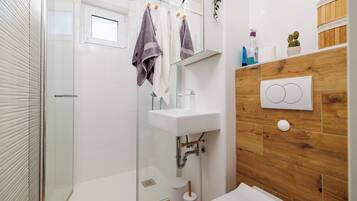 Appartement (A2) | Badkamer | Een douche