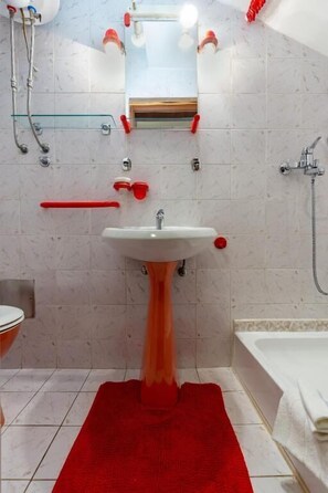 House | Bathroom | Shower - House Suzana (Rovinj)