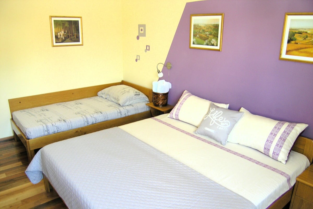Apartment (A2) | Iron/ironing board