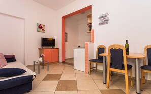 Studio (A3) | Restauration