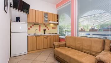 Apartment (A2) | Private kitchen | Fridge, stovetop, espresso maker, cookware/dishes/utensils