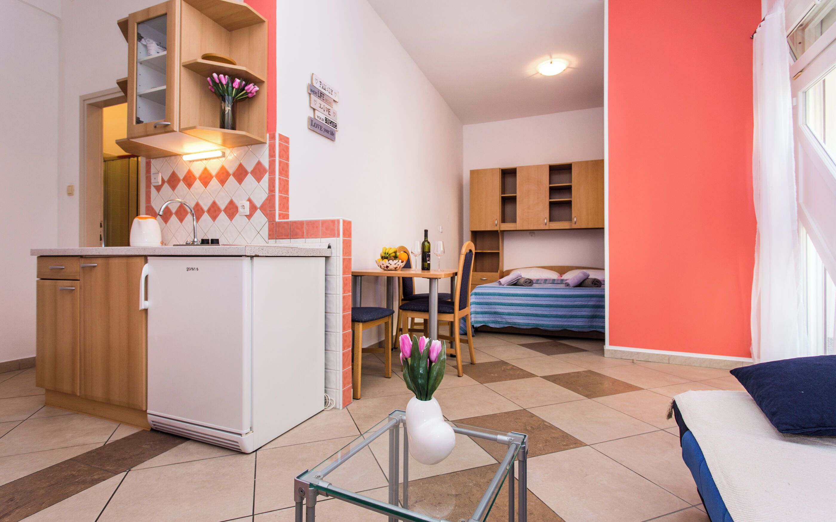 Studio (A3) | Cuisine privée | Réfrigérateur, surface de cuisson, cafétière à espresso