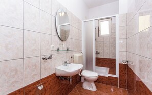 Apartment (A2) | Bathroom