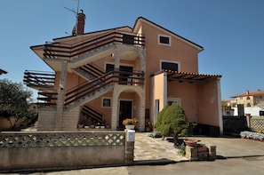 Building design - Apartments Nerina (Novigrad)