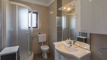 Apartment (A3) | Bathroom