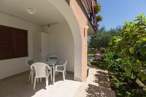Apartment (A2) | Terrace/patio