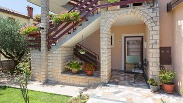 Studio (A1) | Terrace/patio