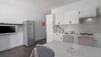 Apartment (A3) | Private kitchen | Fridge, stovetop, espresso maker, electric kettle