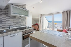 Studio (A2) | Private kitchen