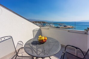 Studio (A2) | Water view - Apartments Anamarija (Novi Vinodolski)