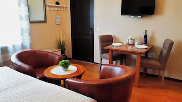 Studio (A1) | Television