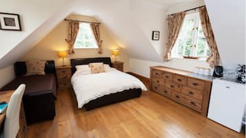 Superior Double Room, Ensuite, Garden View (First floor) | WiFi