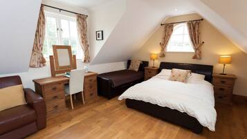 Superior Double Room, Ensuite, Garden View (First floor) | WiFi