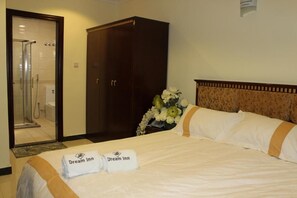 Comfort Twin Room | Frette Italian sheets, premium bedding, in-room safe, soundproofing - Dream Inn Hotel and Suites (Salmiya)