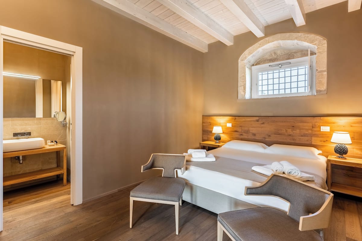 Deluxe Triple Room | 1 bedroom, Frette Italian sheets, premium bedding, memory-foam beds