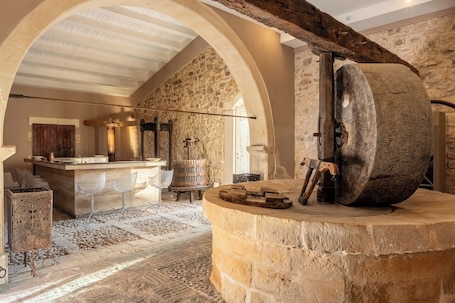 Interior entrance. Ballium Luxury Relais