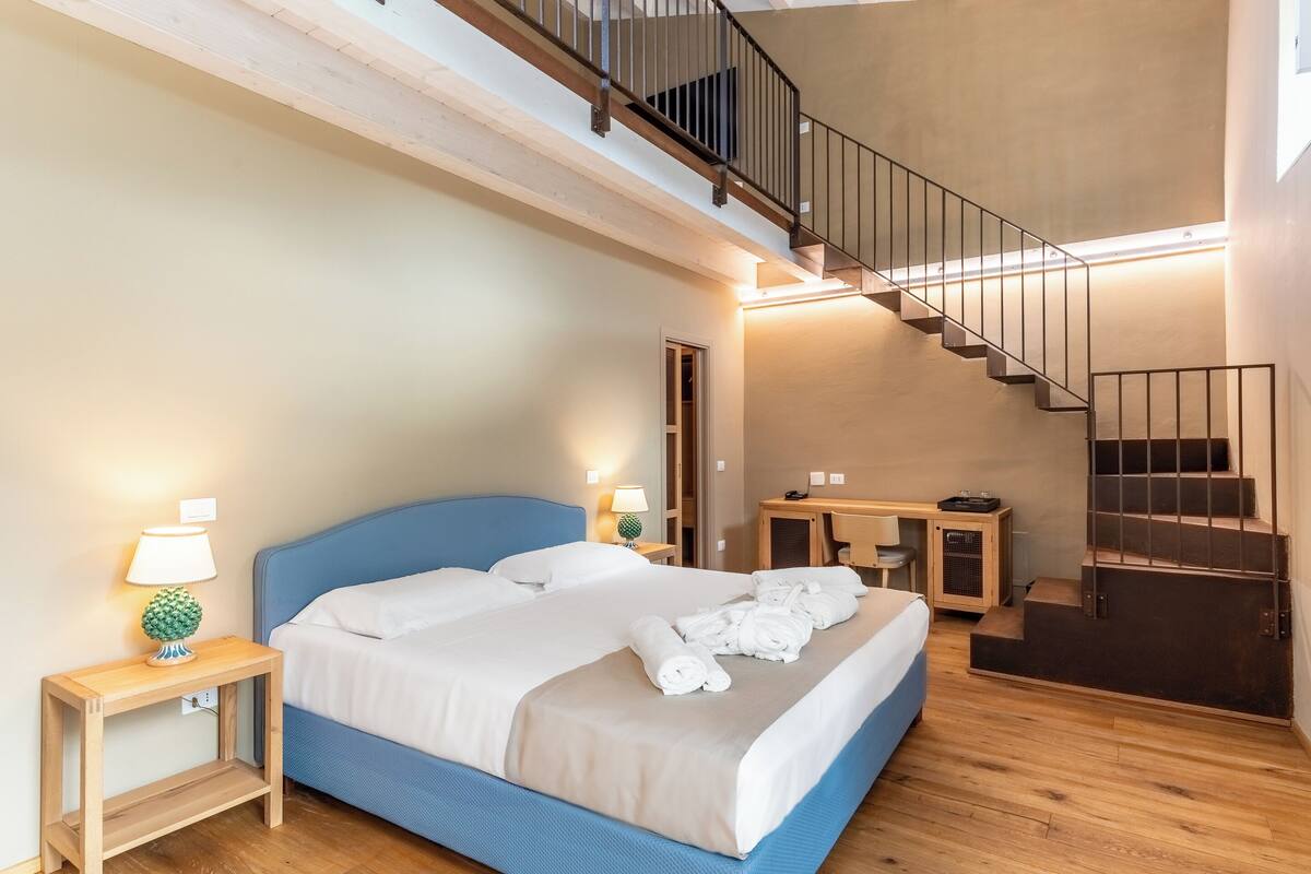 套房, 露台 | 意大利 Frette 床單、高級寢具、記憶棉床墊、迷你吧