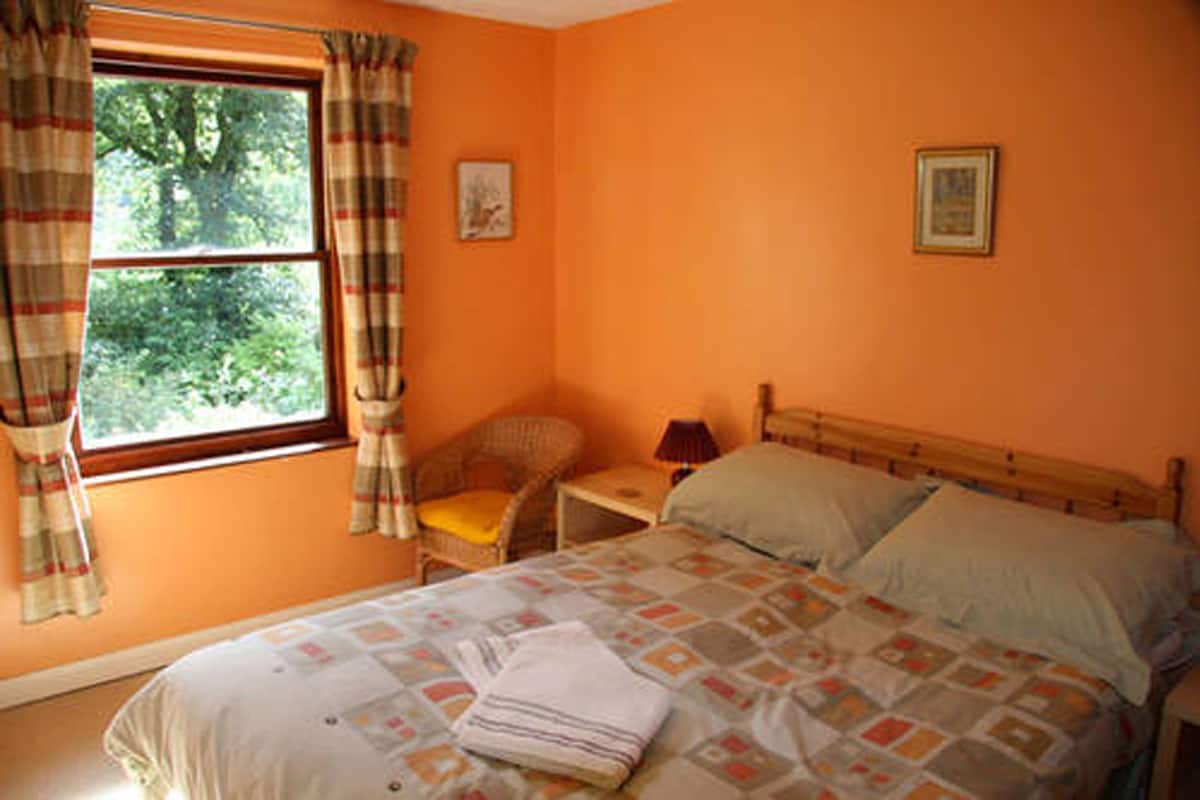 Buzzard Cottage | Individually decorated, individually furnished, iron/ironing board