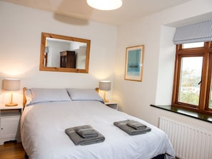 5 bedrooms, iron/ironing board, travel crib, free WiFi - Detatched, Cosy Cottage With Mountain Views - Parking, Sleeps 8, Pet-friendly (Hartsop, Cumbria)