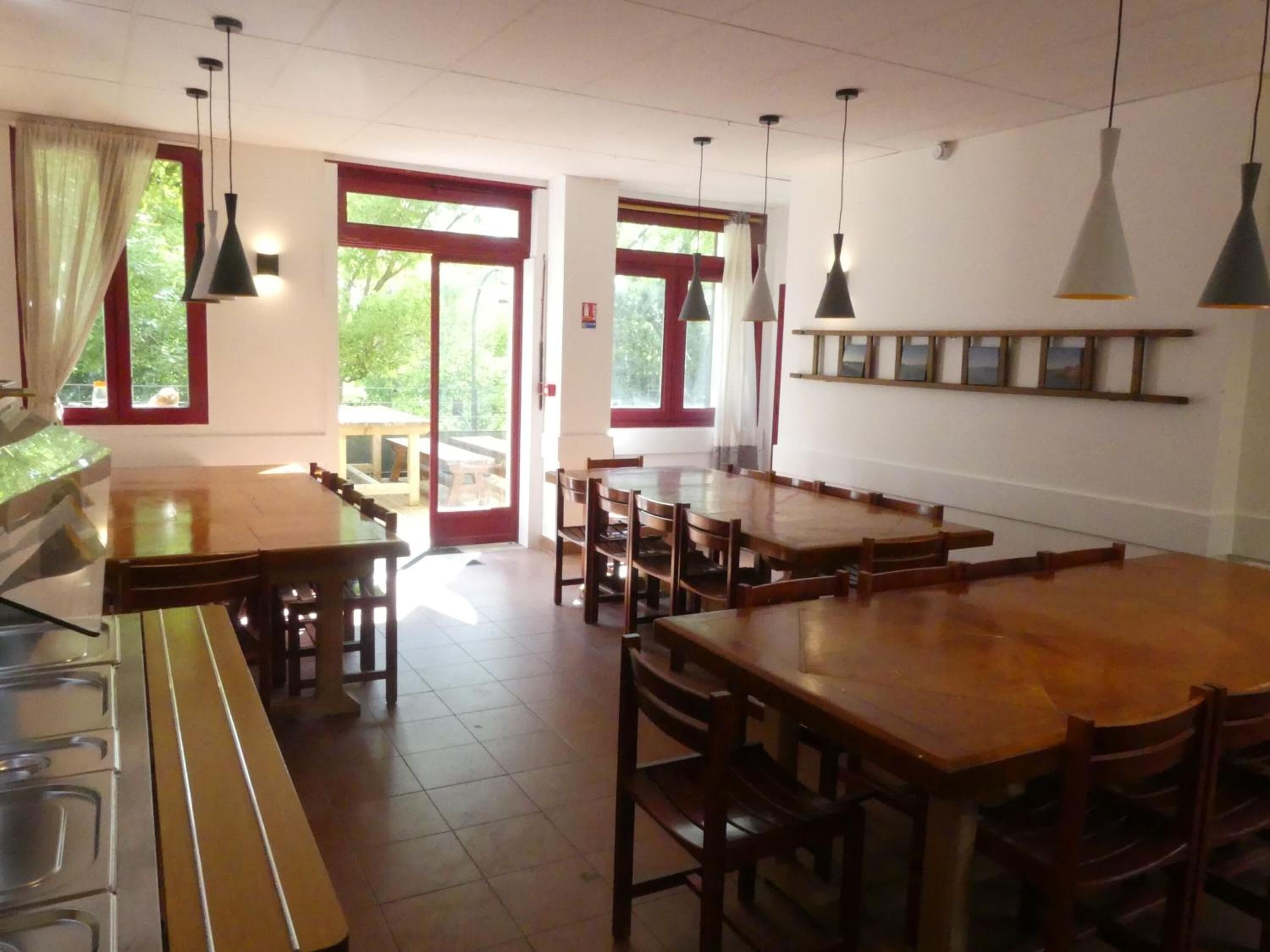 Serveert ontbijt en diner, lokale gerechten