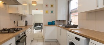 Townhouse @ 27 Electricity St Crewe