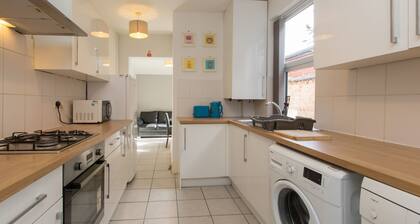 Townhouse @ 27 Electricity St Crewe