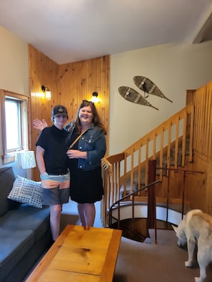 Suite Deluxe, 2 habitaciones, no fumadores, vistas al jardín | Zona de estar | Libros