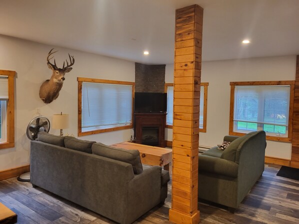 Suite studio | Rideaux d’obscurcissement, accès au Wi-Fi (inclus), literie fournie