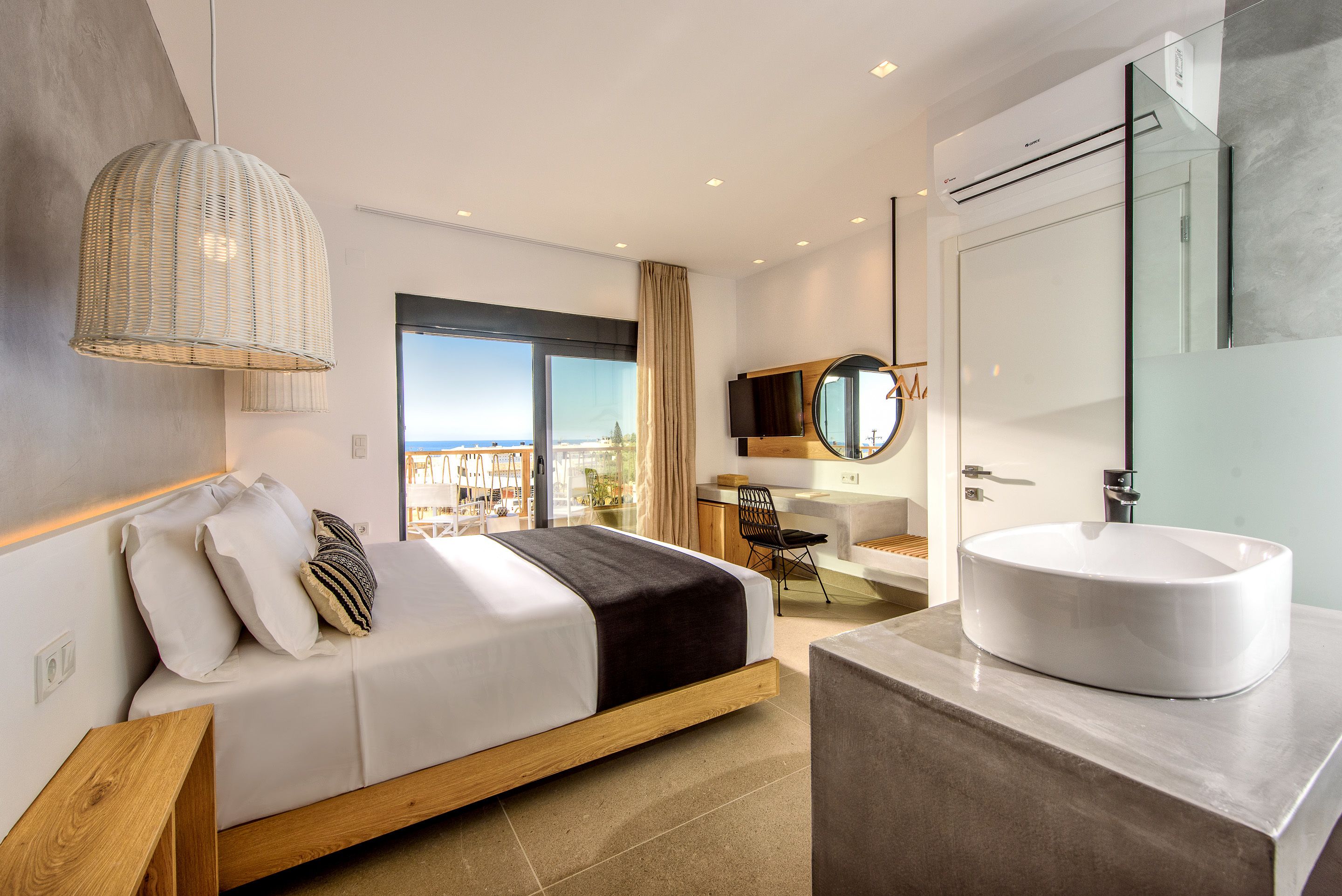 3 habitaciones, cubrecamas y colchones con pillow-top 