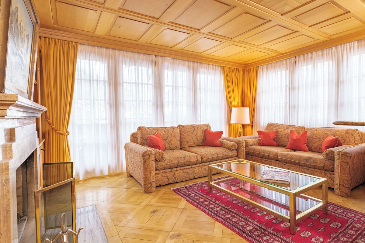 Kisseye Edelweiss - Three-Bedroom Apartment (ground floor) | Soundproofing, travel crib, rollaway beds (free), WiFi (free)